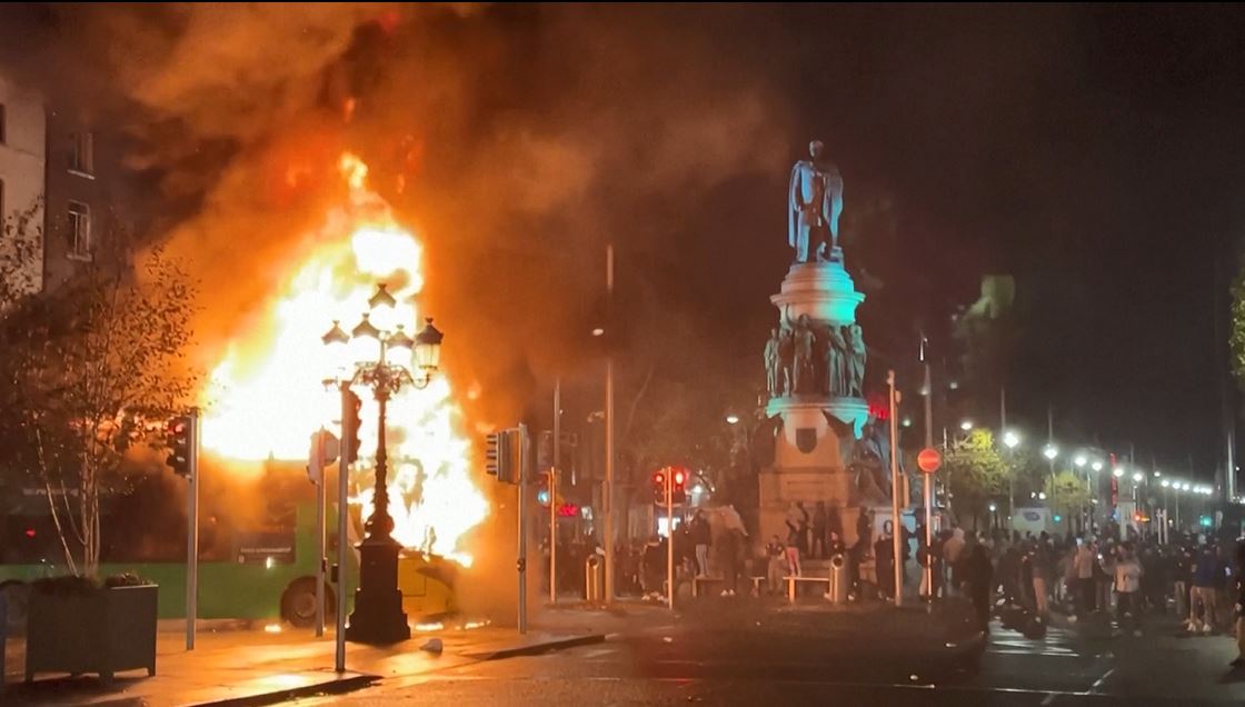 Rioters clash with police in Dublin on Thursday